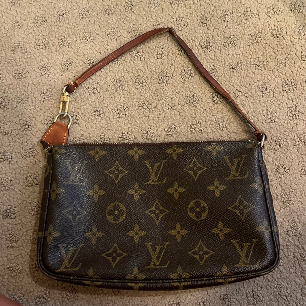 Louis Vuitton Pouchette Purse
